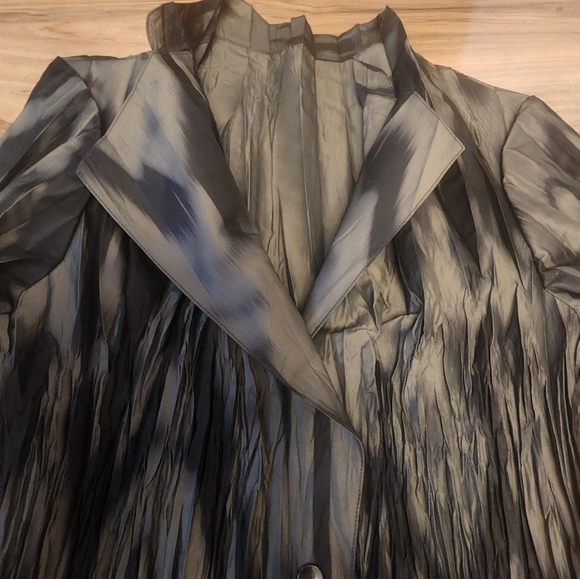 Top - Picture 3 of 8